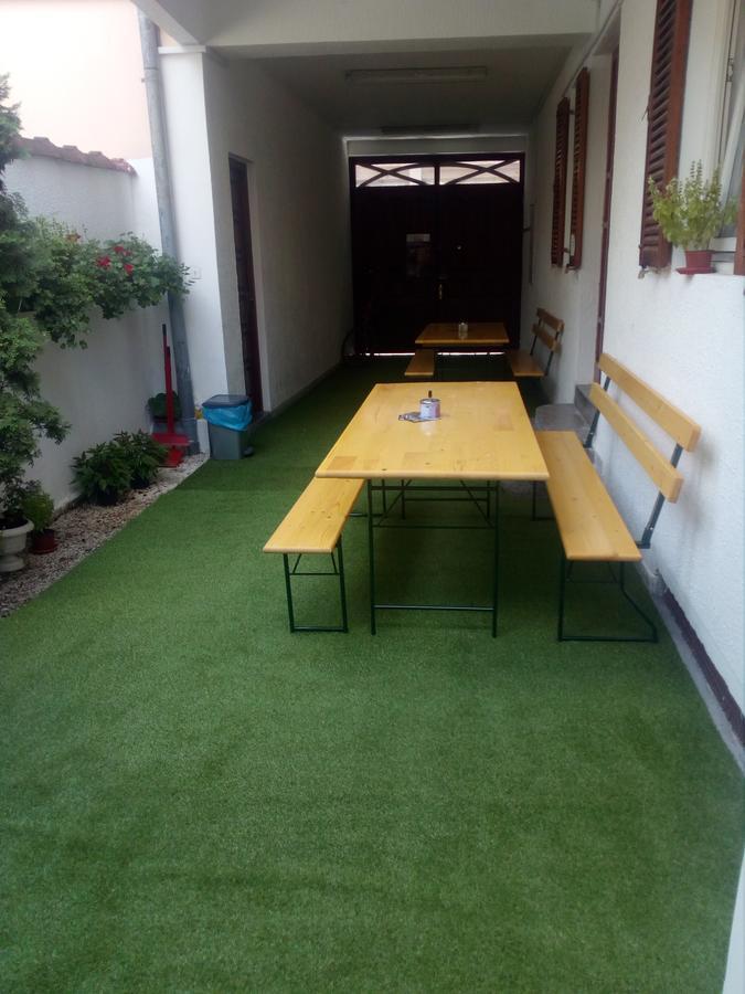 Hostel Corner 021 Novi Sad Dış mekan fotoğraf