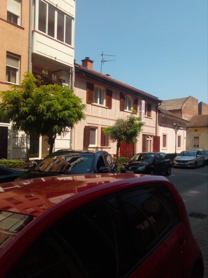 Hostel Corner 021 Novi Sad Dış mekan fotoğraf
