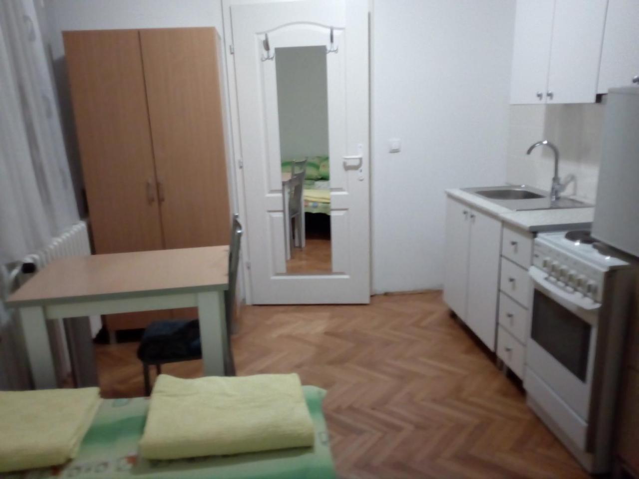 Hostel Corner 021 Novi Sad Dış mekan fotoğraf